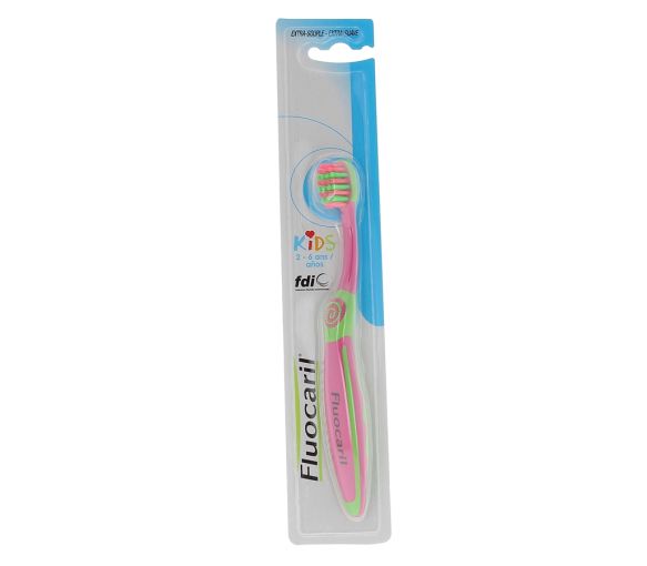 Brosse à dents kids extra-souple Fluocaril - une brosse à dents